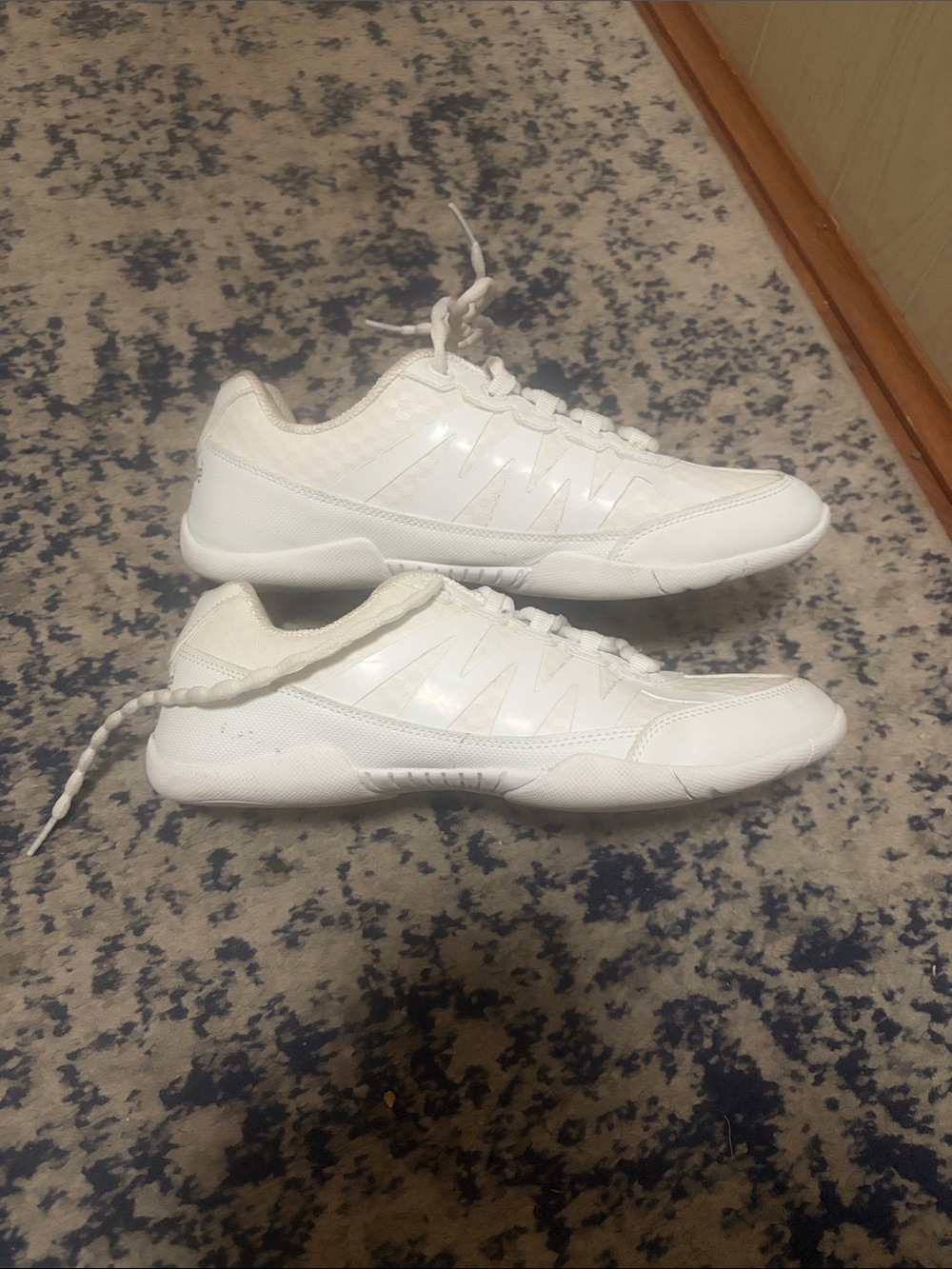 Chassé Apex White Low-Top Lace Gymnastics Sneakers
